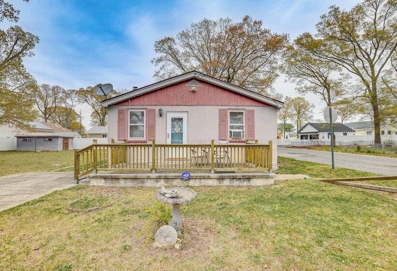 Ideally Located Villas Home: 2 Mi To Beaches!