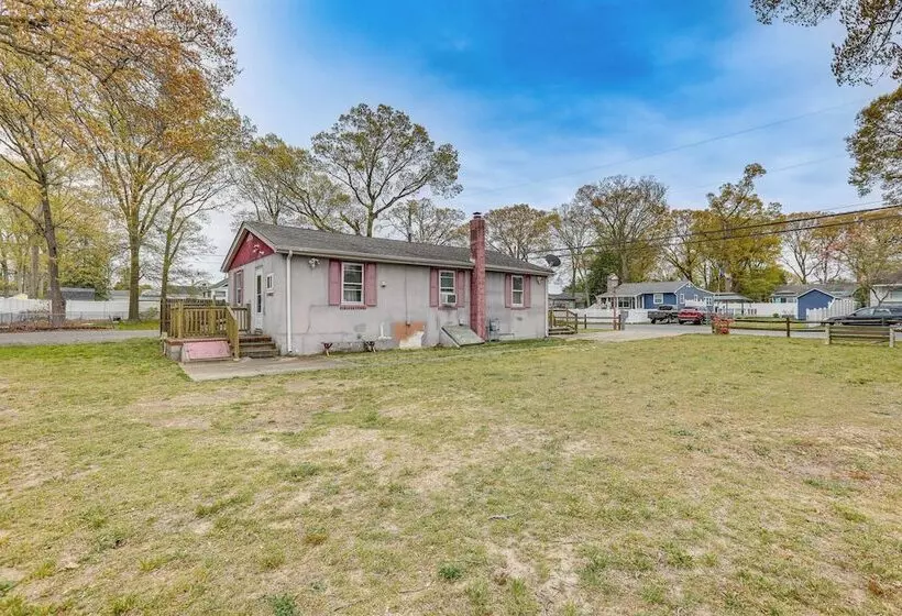 Ideally Located Villas Home: 2 Mi To Beaches!