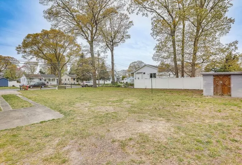 Ideally Located Villas Home: 2 Mi To Beaches!