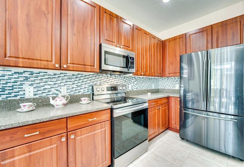 Kissimmee Home W/ Private Pool Near Disney Parks!