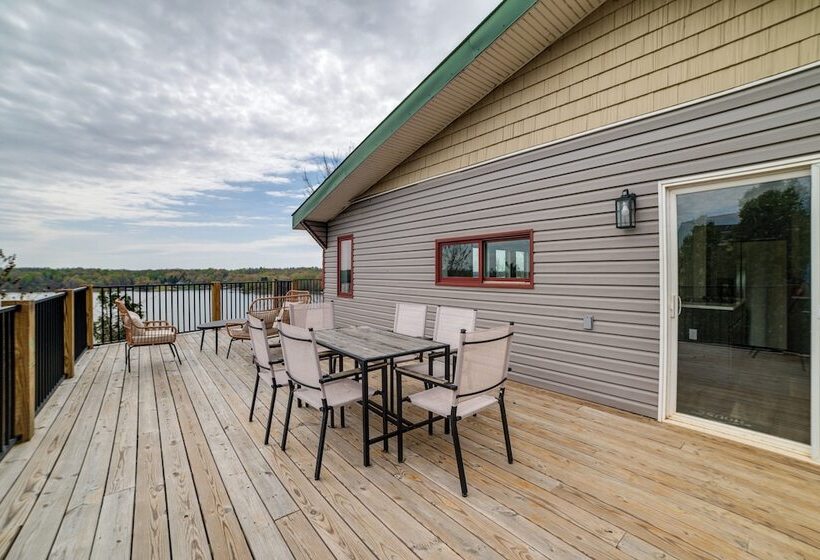 Deck W/ Lake Barkley Views: Spacious Family Home!