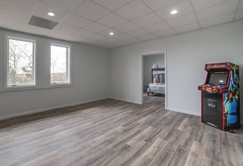 Deck W/ Lake Barkley Views: Spacious Family Home!