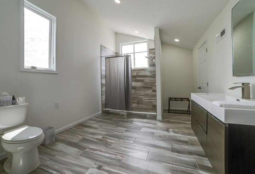 Deck W/ Lake Barkley Views: Spacious Family Home!