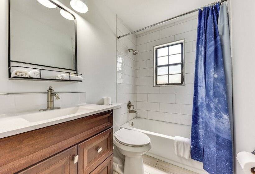 Modern Jacksonville Home   Close To River!