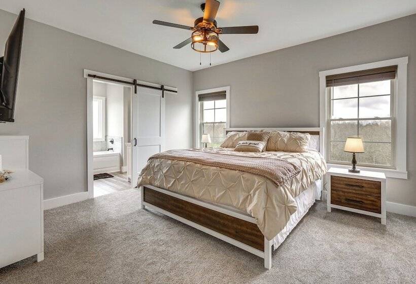 Modern Sadieville Home W/ Yard & Gas Grill!