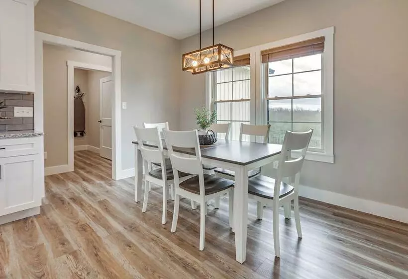 Modern Sadieville Home W/ Yard & Gas Grill!