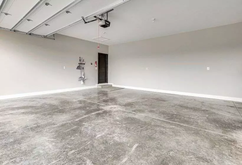 Modern Sadieville Home W/ Yard & Gas Grill!