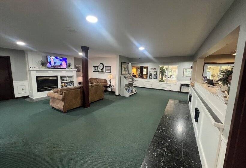 モーテル Webb S Year Round Resort