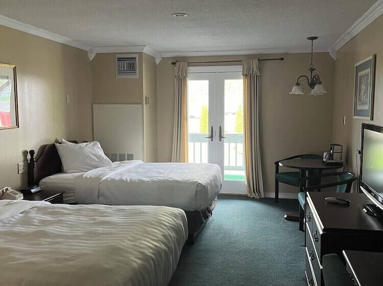 モーテル Webb S Year Round Resort