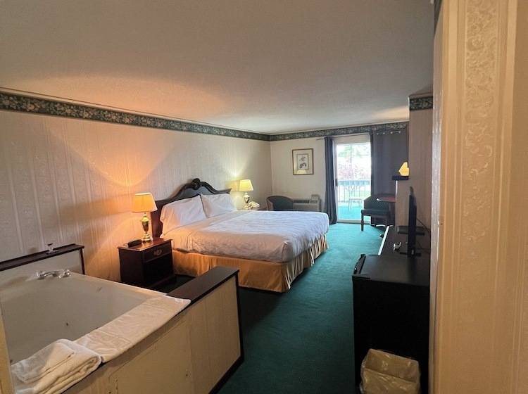 モーテル Webb S Year Round Resort