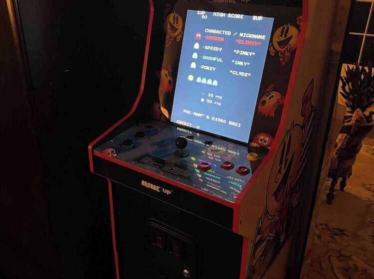 بنسيون Mossley Hill Retreat