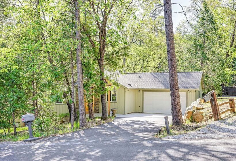 Game Room & Patio: Picturesque Home In Sonora