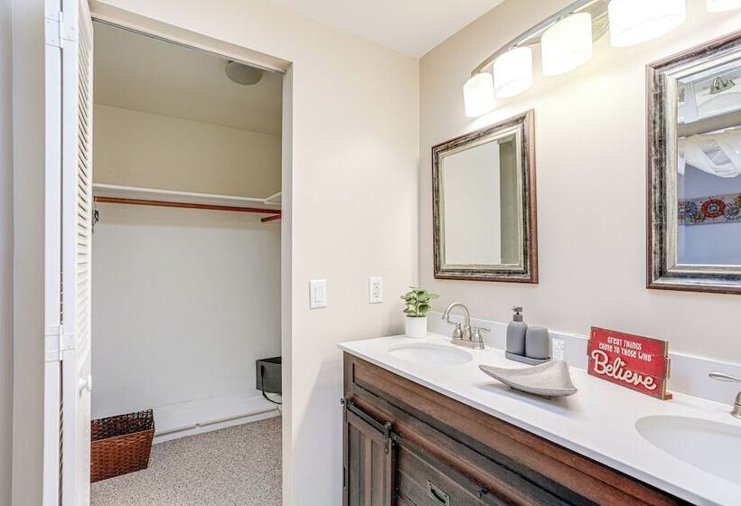 Sunny Port St Lucie Home: Lanai & Golf Course View