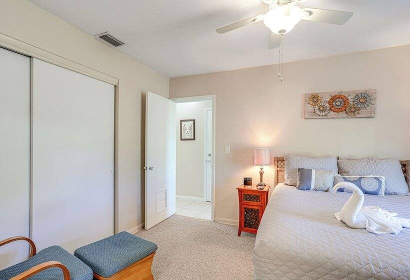 Sunny Port St Lucie Home: Lanai & Golf Course View