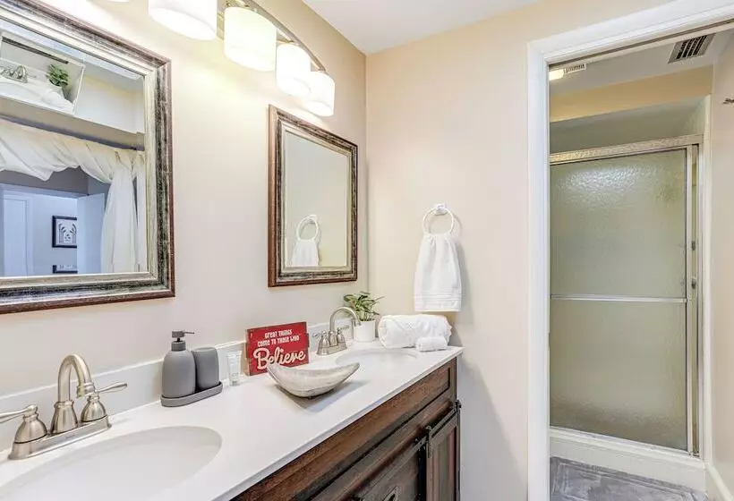 Sunny Port St Lucie Home: Lanai & Golf Course View