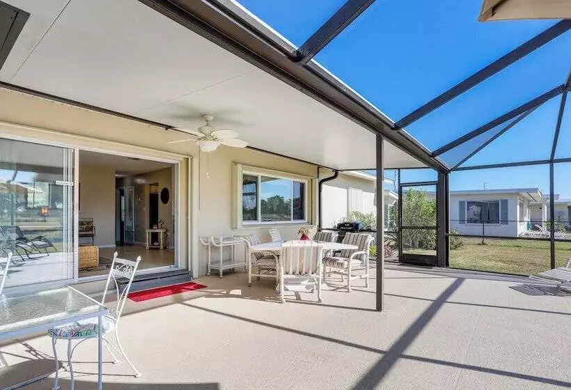 Sunny Port St Lucie Home: Lanai & Golf Course View