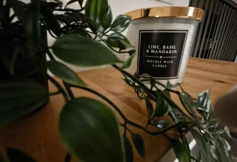 Residenssi Charming 4 Bed House In Wednesbury