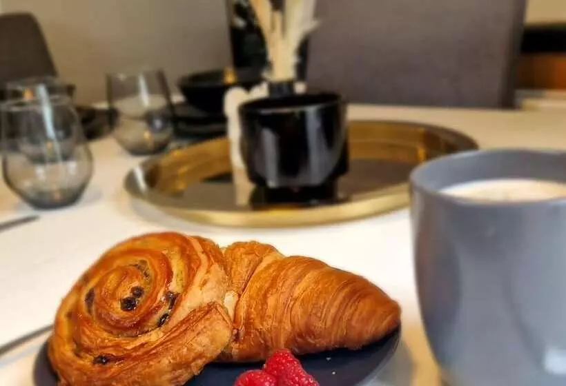 Residenssi Charming 4 Bed House In Wednesbury