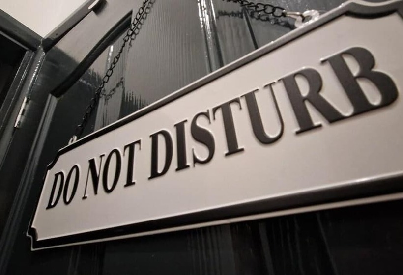 레지던스 Charming 4 Bed House In Wednesbury