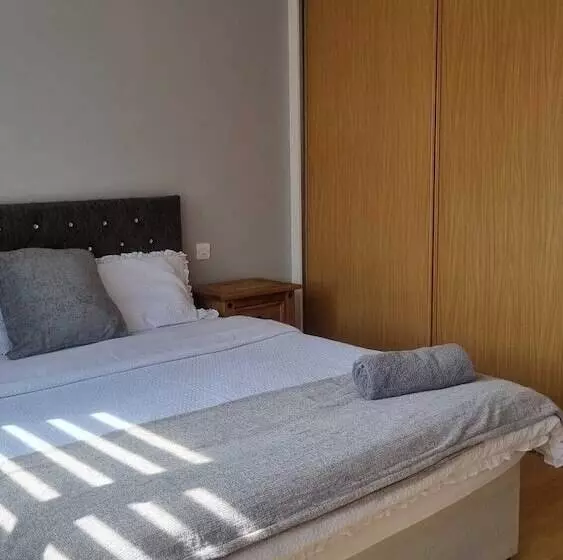 اقامتگاه Spacious Luxurious Serviced Accommodation
