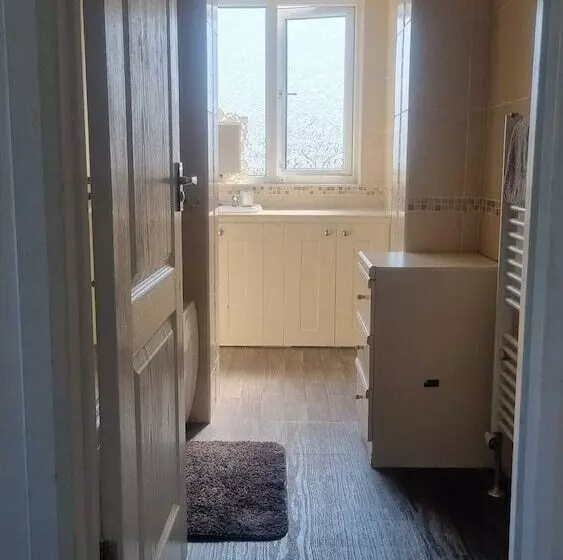 اقامتگاه Spacious Luxurious Serviced Accommodation