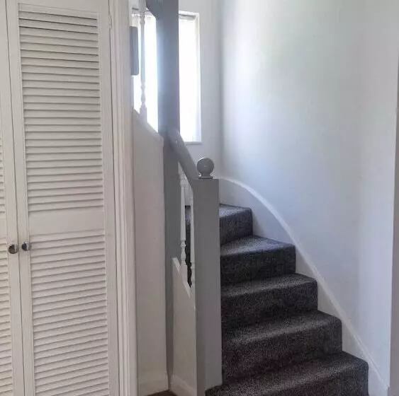 اقامتگاه Spacious Luxurious Serviced Accommodation