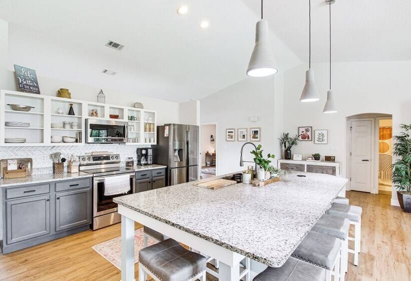 Stylish Navarre House W/ Patio: 4 Mi To Beach!