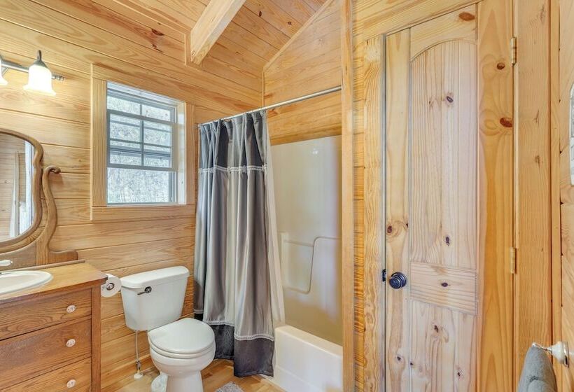 Wanderlust Cabin  W/ Deck & Lovely Mountain Views