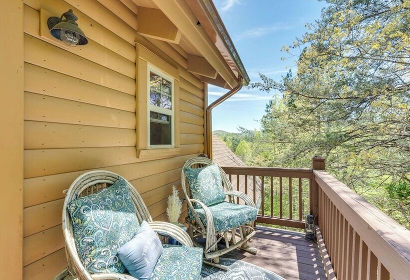 Wanderlust Cabin  W/ Deck & Lovely Mountain Views