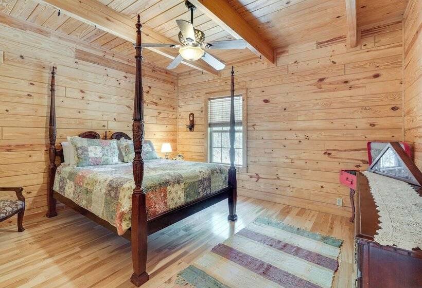 Wanderlust Cabin  W/ Deck & Lovely Mountain Views