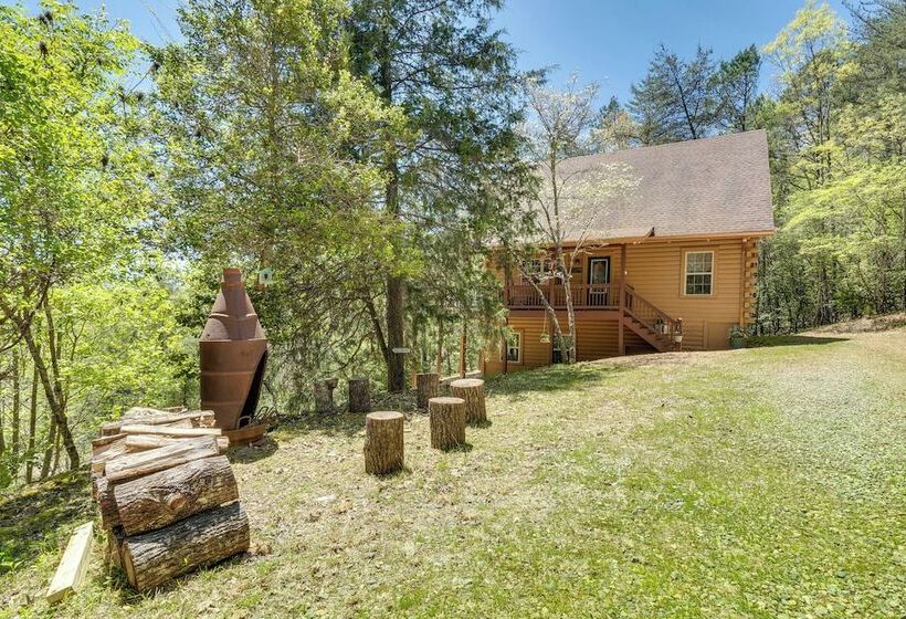 Wanderlust Cabin  W/ Deck & Lovely Mountain Views