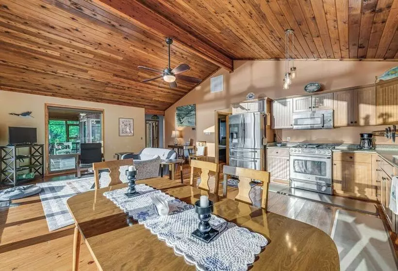 Waterfront Lancaster Cabin ~ 10 Mi To Kilmarnock!