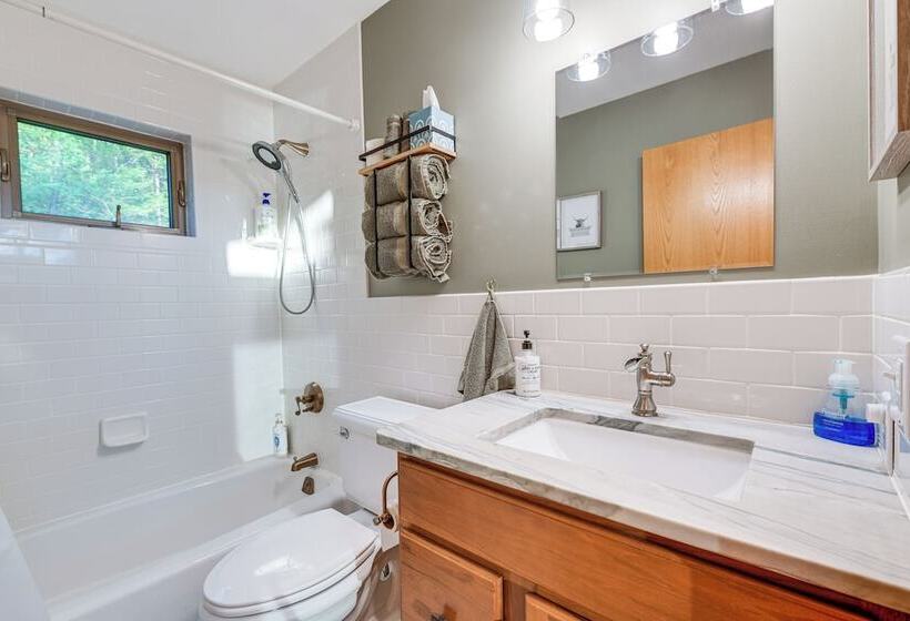 Waterfront Lancaster Cabin ~ 10 Mi To Kilmarnock!