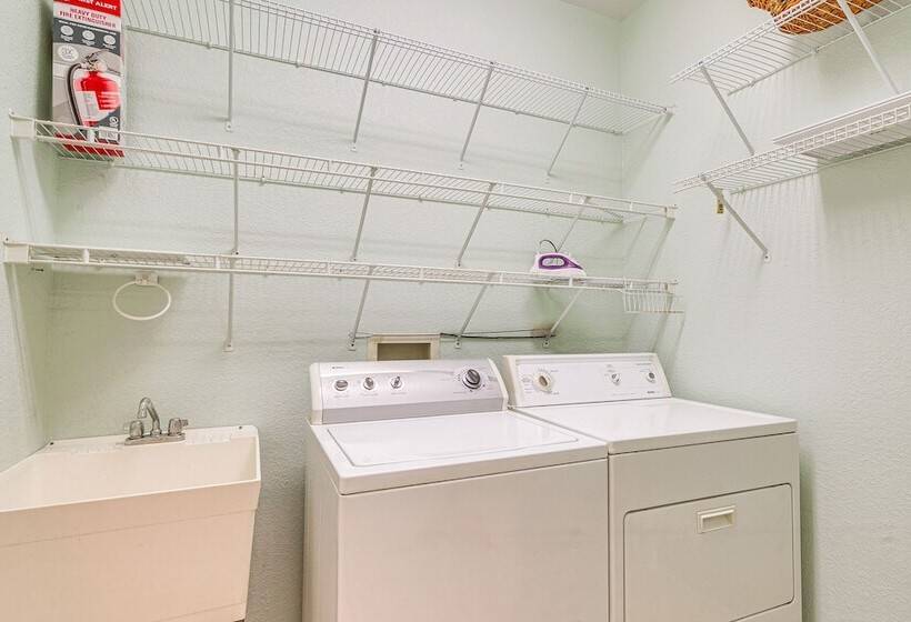 1 Mi To Rainbow Springs State Park: Home W/ Lanai!