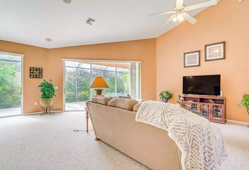 1 Mi To Rainbow Springs State Park: Home W/ Lanai!