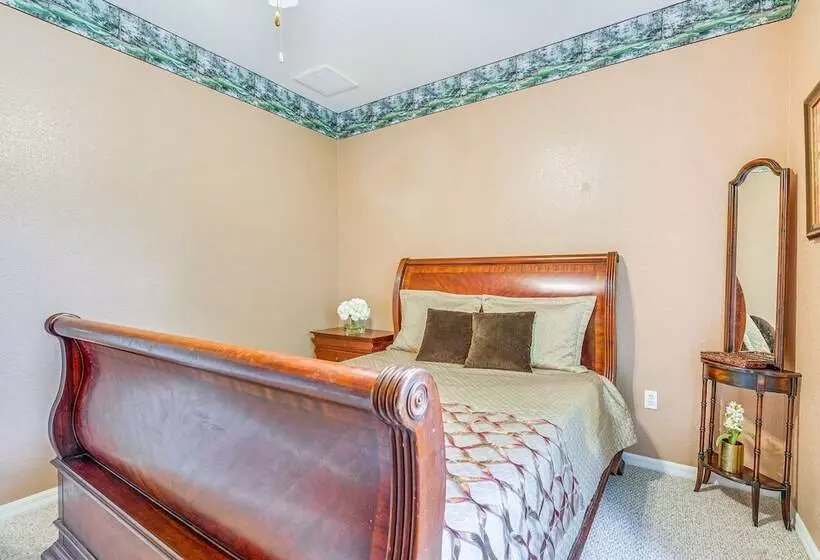 1 Mi To Rainbow Springs State Park: Home W/ Lanai!