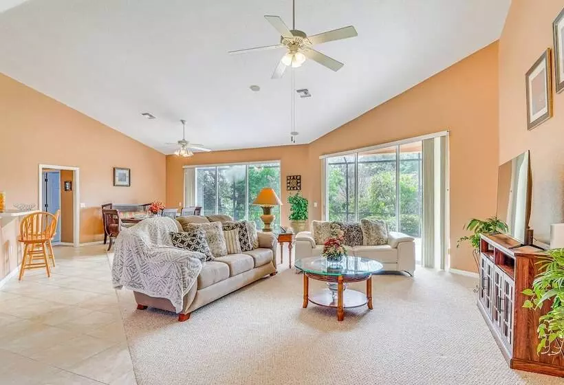 1 Mi To Rainbow Springs State Park: Home W/ Lanai!