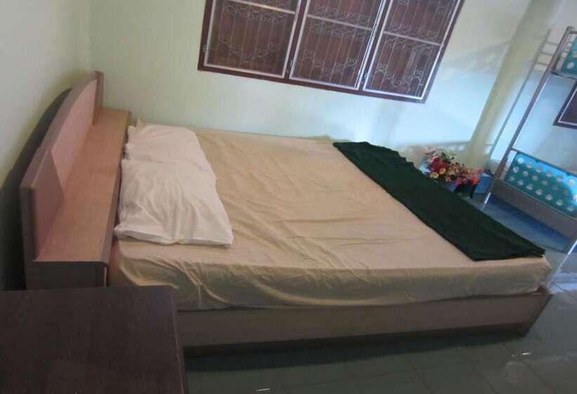 Cedarberg House Three Pagoda Pass   Hostel