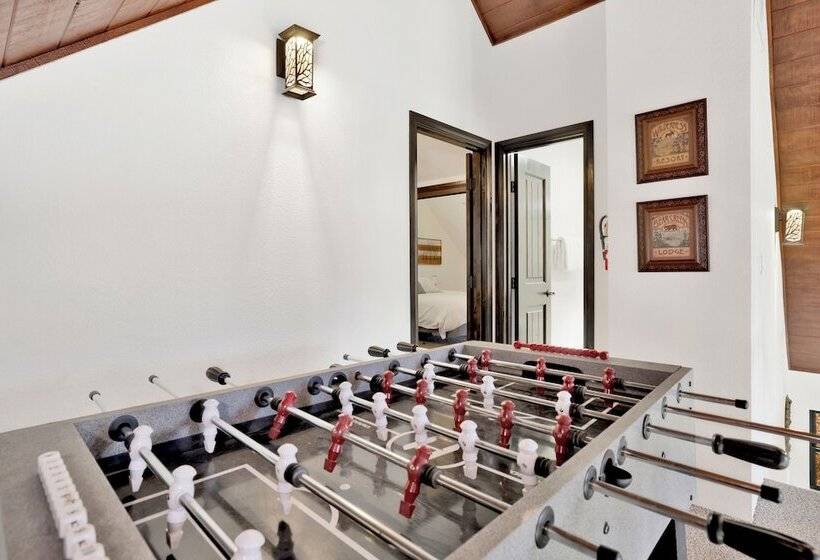 Georgia Street Retreat #2344