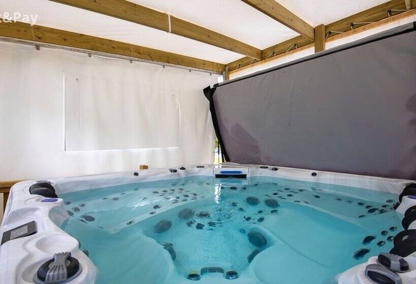 Отель Camping De La Seine