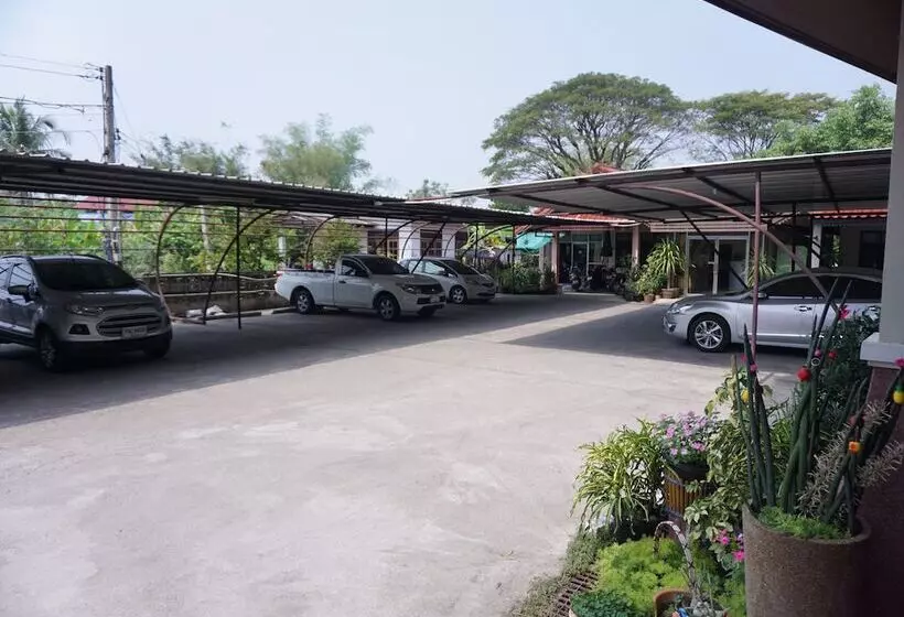 ホテル Jinda Place