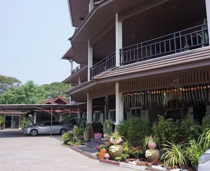 ホテル Jinda Place