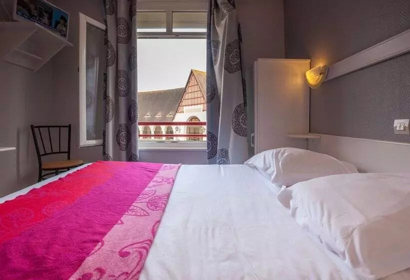 ホテル Les Arcades