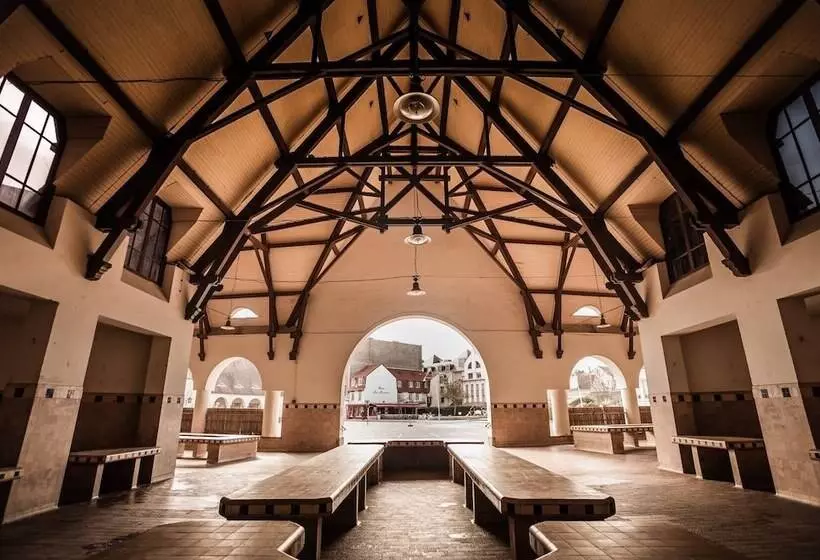 ホテル Les Arcades