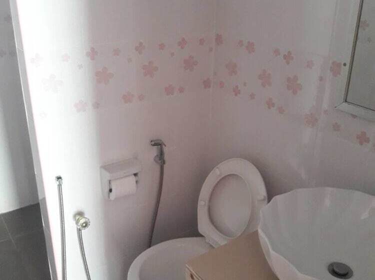 בית מלון כפרי Lopburitown