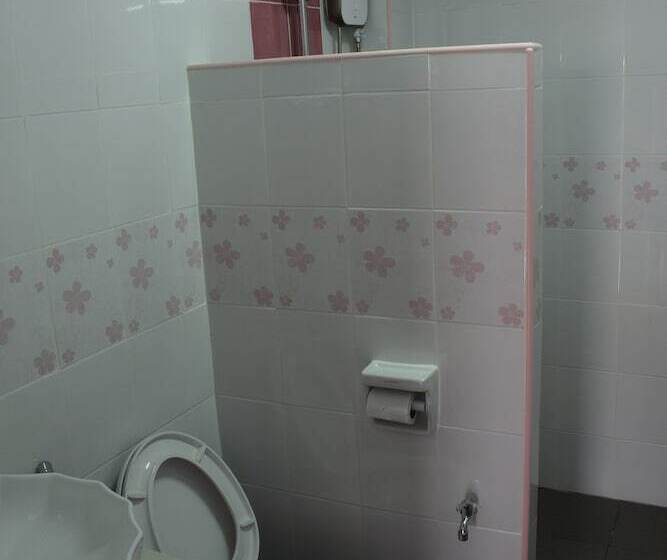 בית מלון כפרי Lopburitown