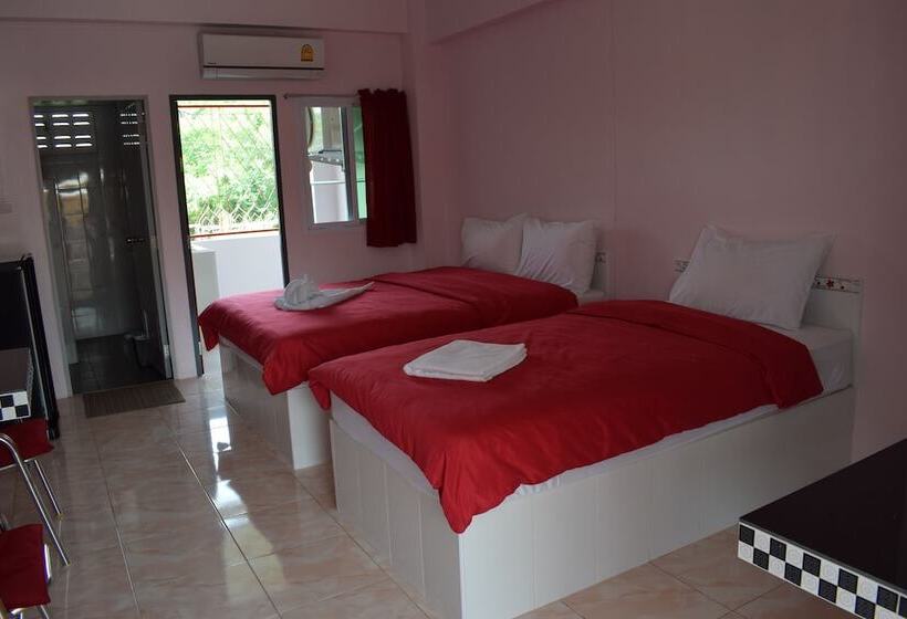 בית מלון כפרי Lopburitown