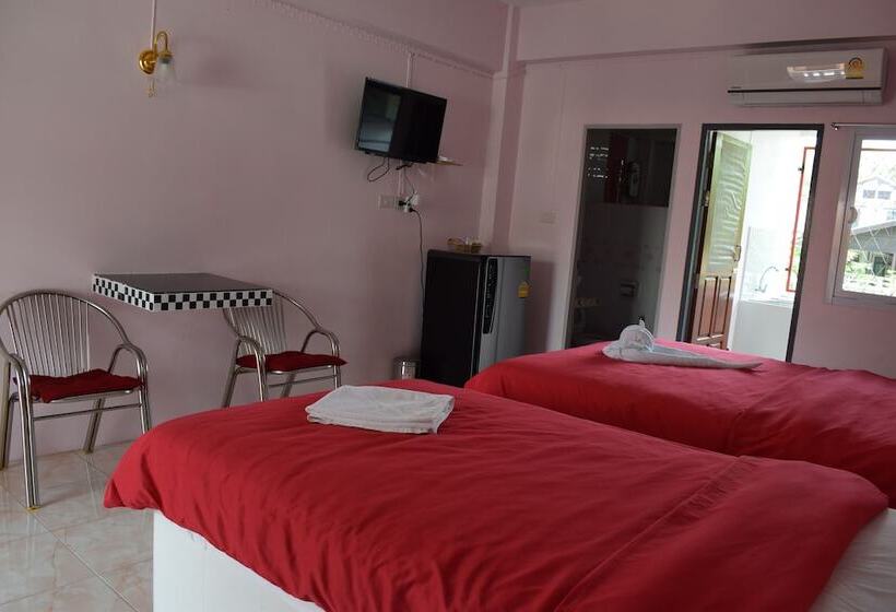 בית מלון כפרי Lopburitown