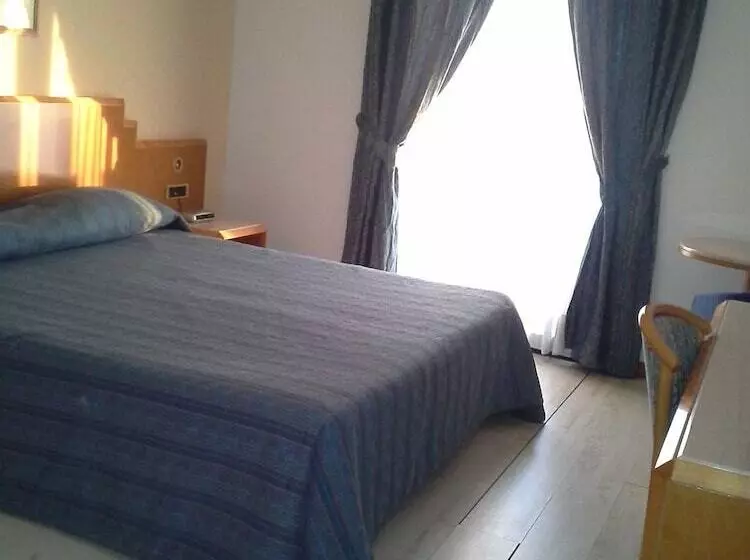 Hotelli Miceneo Palace