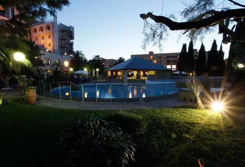 Hotelli Miceneo Palace